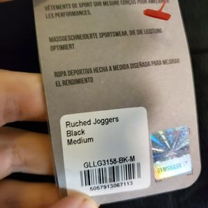 Gymshark Pants - NWT Gymshark Black Ruched High Waist Joggers Gymshark Pants - NWT Gymshark Black Ruched High Waist Joggers